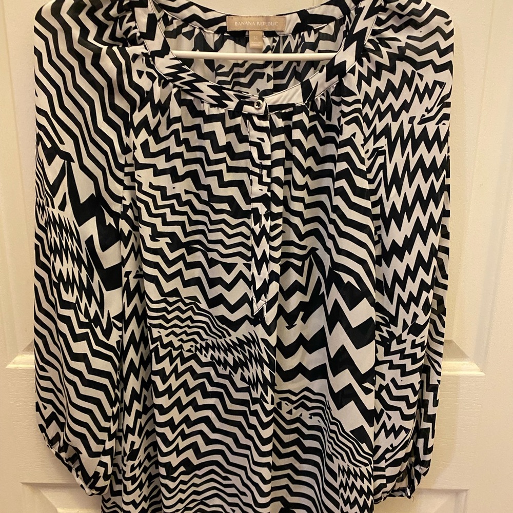 Banana Republic Long Sleeve Light Blouse Size Medium
